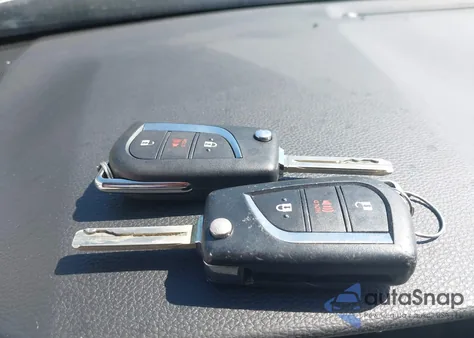 2019 Toyota Rav4 Hybrid Le z USA, uszkodzony, nr VIN 2T3MWRFV2KW010969